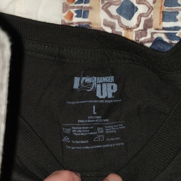Ranger up new large tshirt - Picture 2 of 4